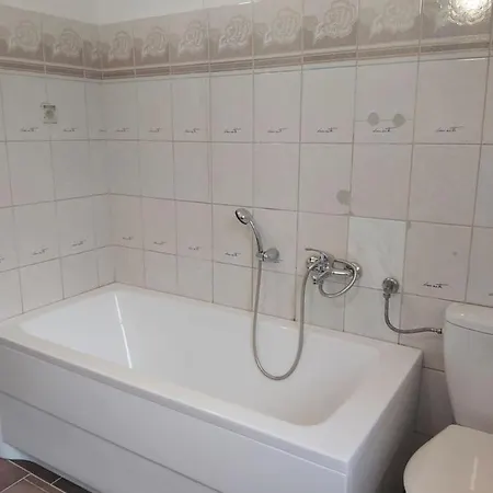 U Podnoza Kotarza 3*