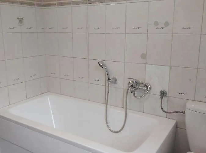 U Podnoza Kotarza 3*